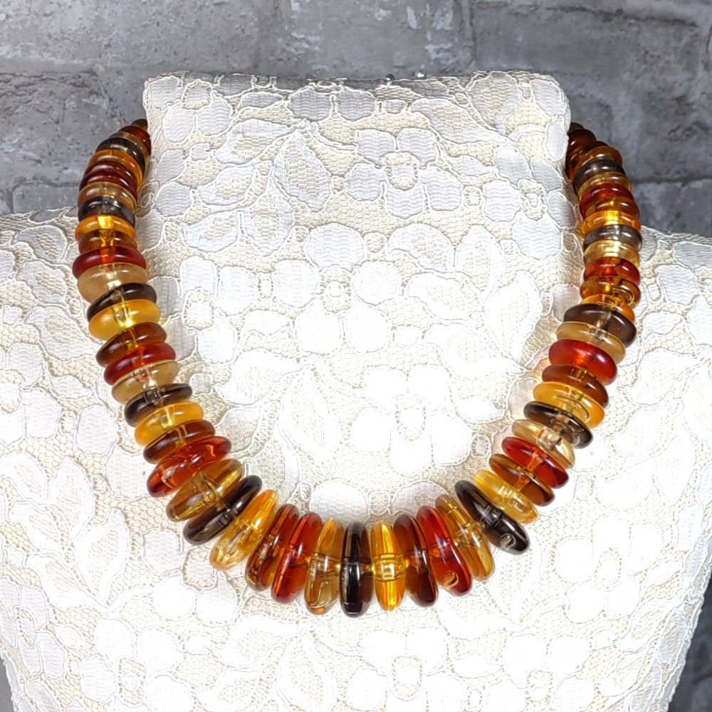 Fabulous Lucite Pebble Disc Necklace